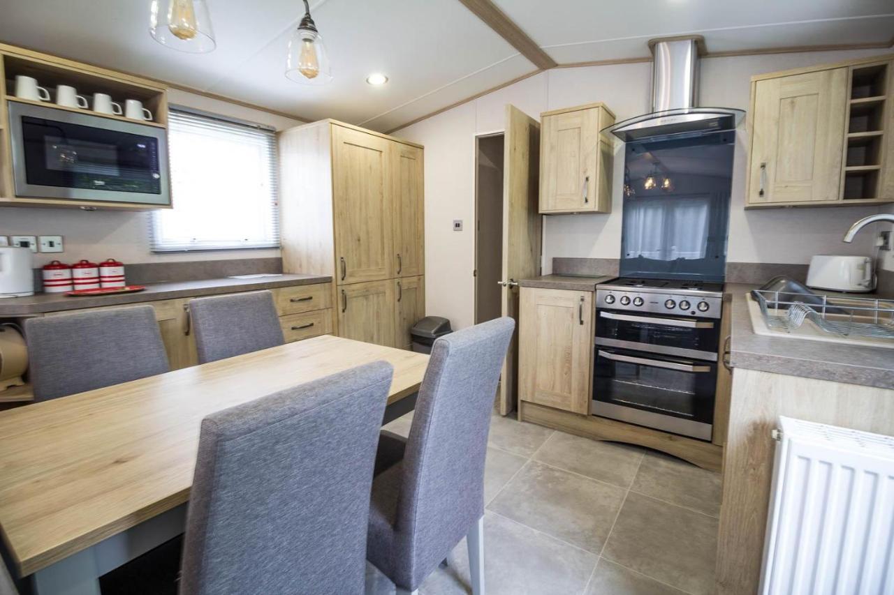 Beautiful 6 Berth Caravan With Decking At Southview Holiday Park Ref 33024O Hotel Skegness Ngoại thất bức ảnh
