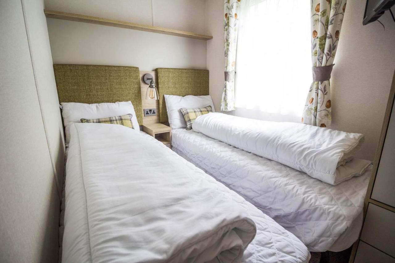 Beautiful 6 Berth Caravan With Decking At Southview Holiday Park Ref 33024O Hotel Skegness Ngoại thất bức ảnh
