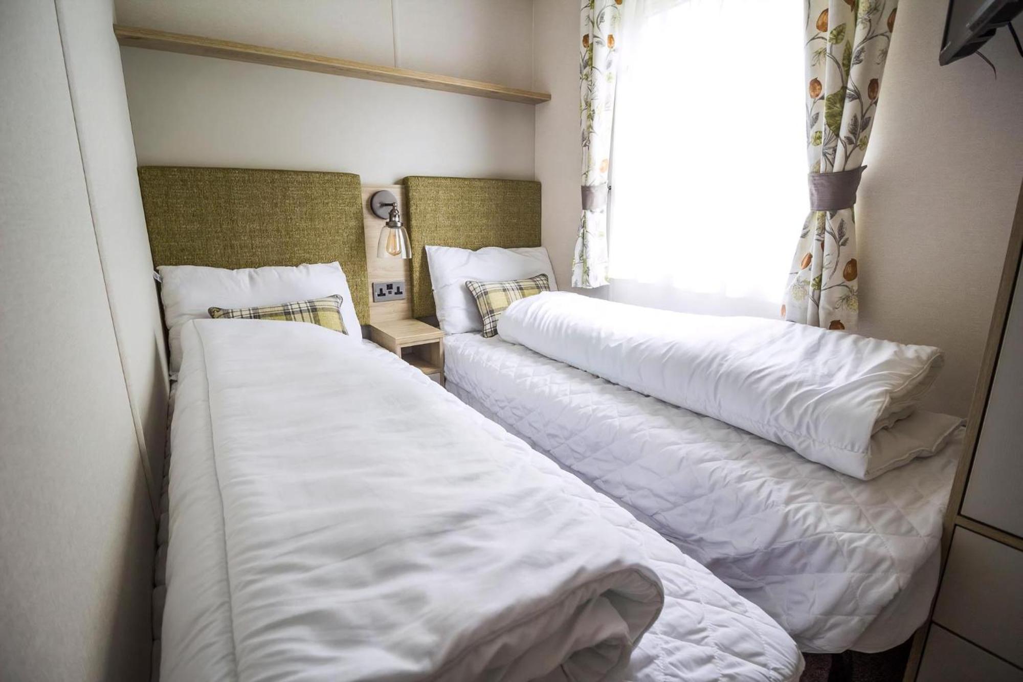 Beautiful 6 Berth Caravan With Decking At Southview Holiday Park Ref 33024O Hotel Skegness Ngoại thất bức ảnh